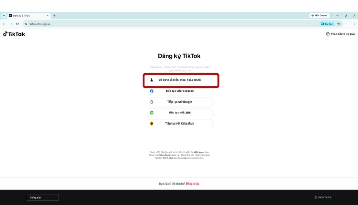 Chọn đăng ký bằng số điện thoại, email