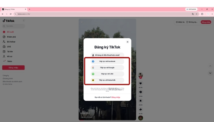 Chọn tài khoản liên kết được TikTok hiển thị trên màn hình đăng ký