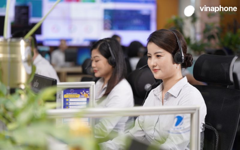 Khách hàng có thể gọi tới tổng đài để kiểm tra các gói cước internet VinaPhone