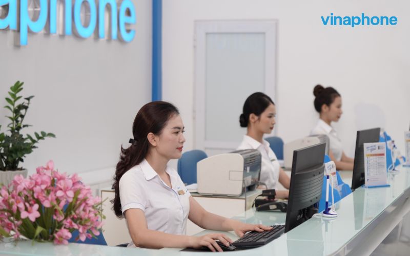 Ngoài tra cứu gói cước, khách hàng có thể nhận được hỗ trợ về tất cả các dịch vụ của VNPT VinaPhone tại điểm giao dịch