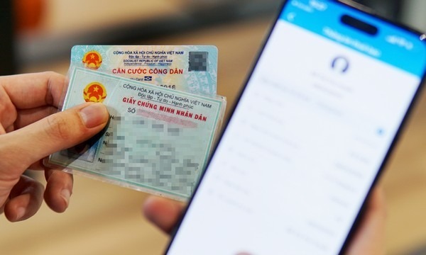 Bạn cần mang CCCD/CMT đến điểm giao dịch của VinaPhone để làm lại SIM