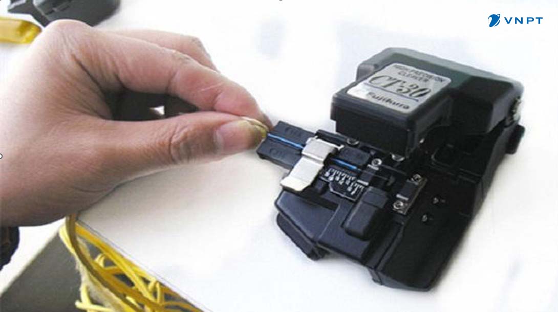 Cách nối dây mạng cáp quang