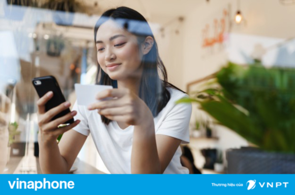 Kiểm tra tin nhắn từ Vinaphone để cập nhật thông tin ưu đãi