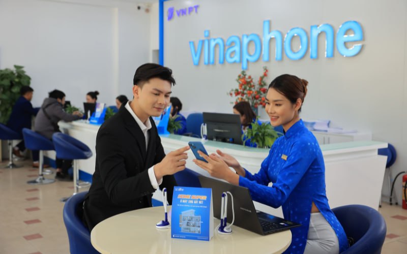 Toàn bộ quá trình mua eSIM VinaPhone tại quầy thường chỉ mất khoảng 10 - 15 phút nếu hồ sơ đầy đủ và hệ thống hoạt động bình thường