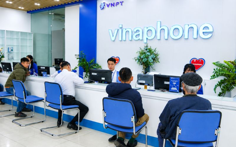 Mở khoá sim tại quầy giao dịch